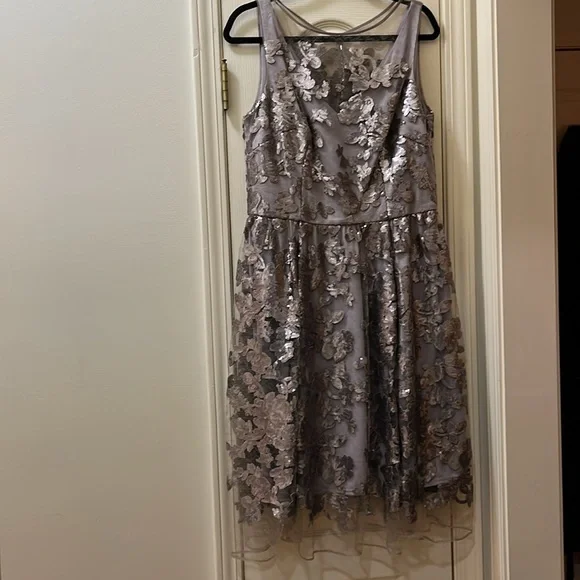 Vera Wang sequin silver cocktail dress size 14 - Picture 7 of 15